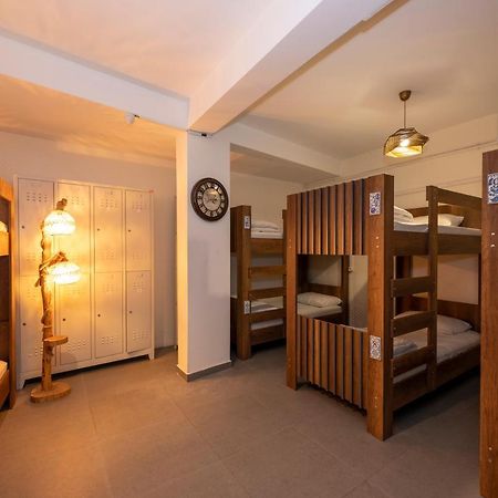 Taksim Square Hostel Istanbul Bagian luar foto