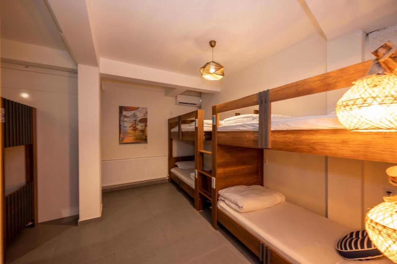 Taksim Square Hostel Istanbul Bagian luar foto