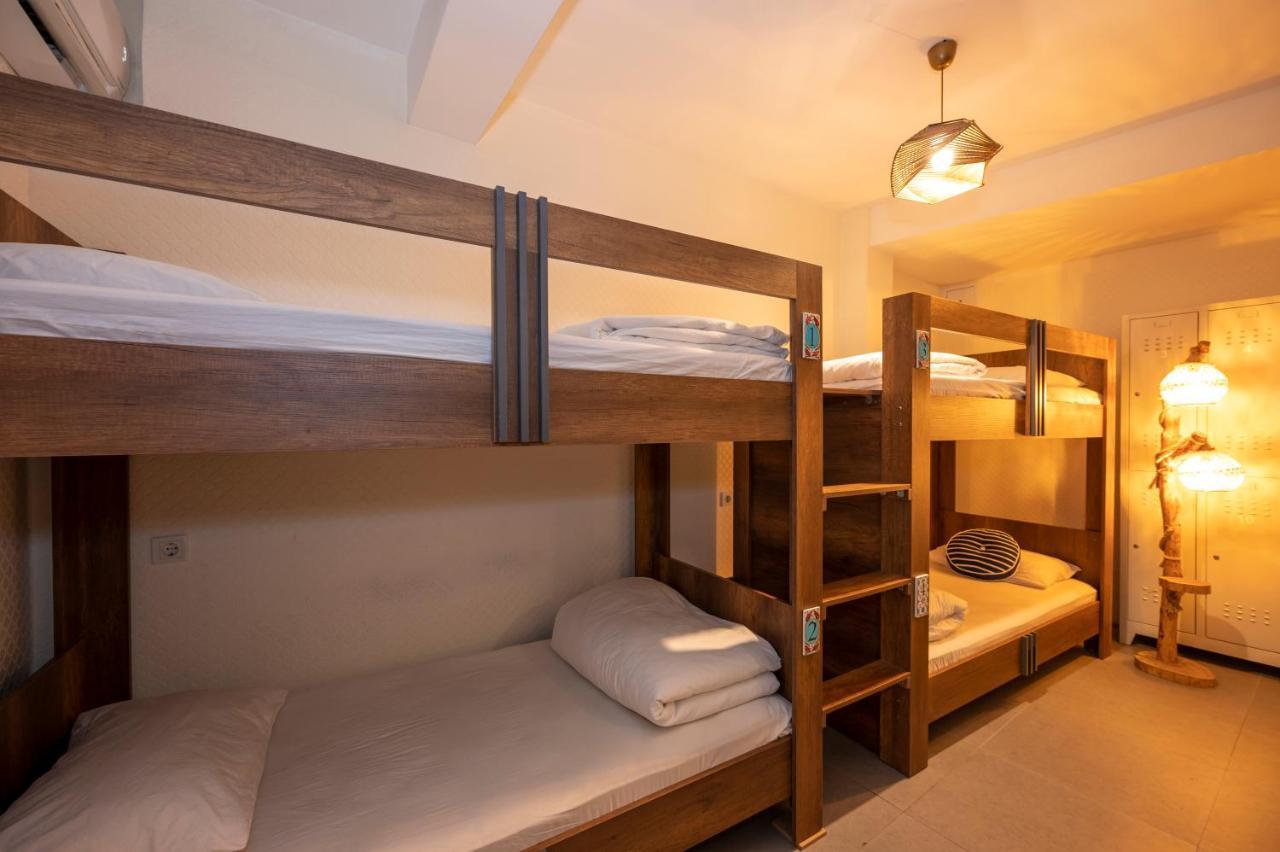 Taksim Square Hostel Istanbul Bagian luar foto