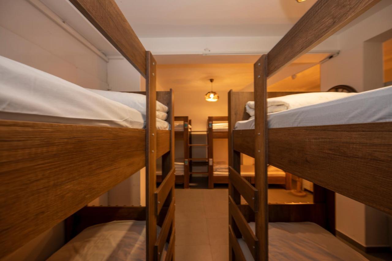 Taksim Square Hostel Istanbul Bagian luar foto