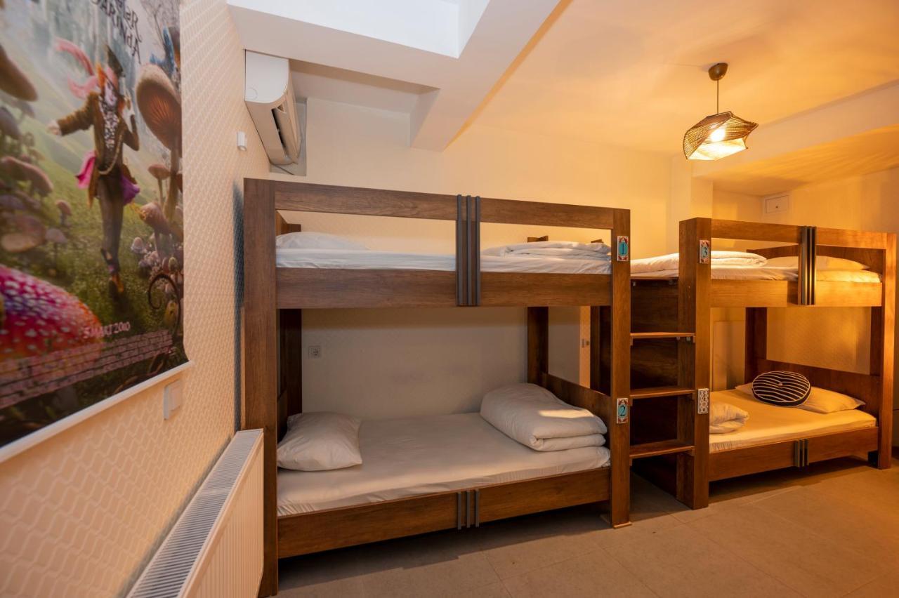 Taksim Square Hostel Istanbul Bagian luar foto