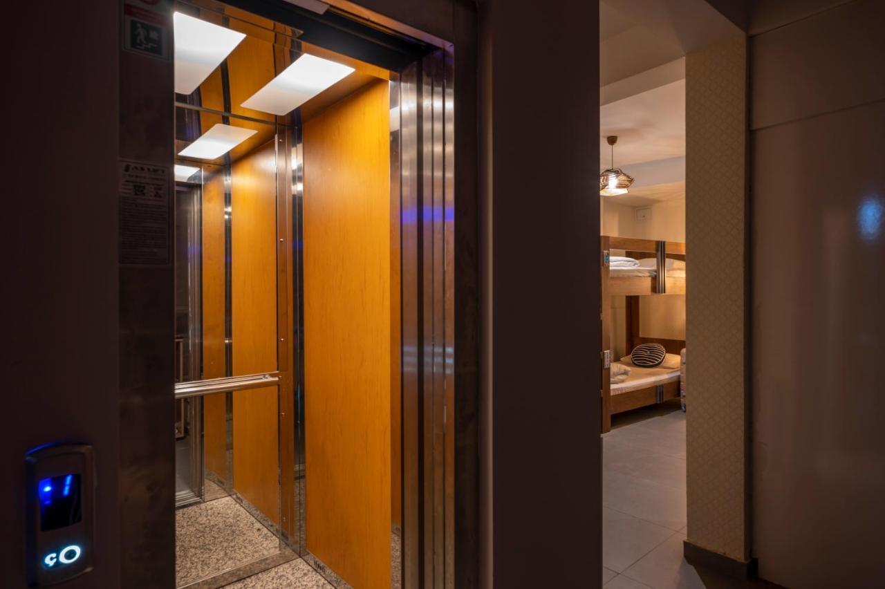 Taksim Square Hostel Istanbul Bagian luar foto