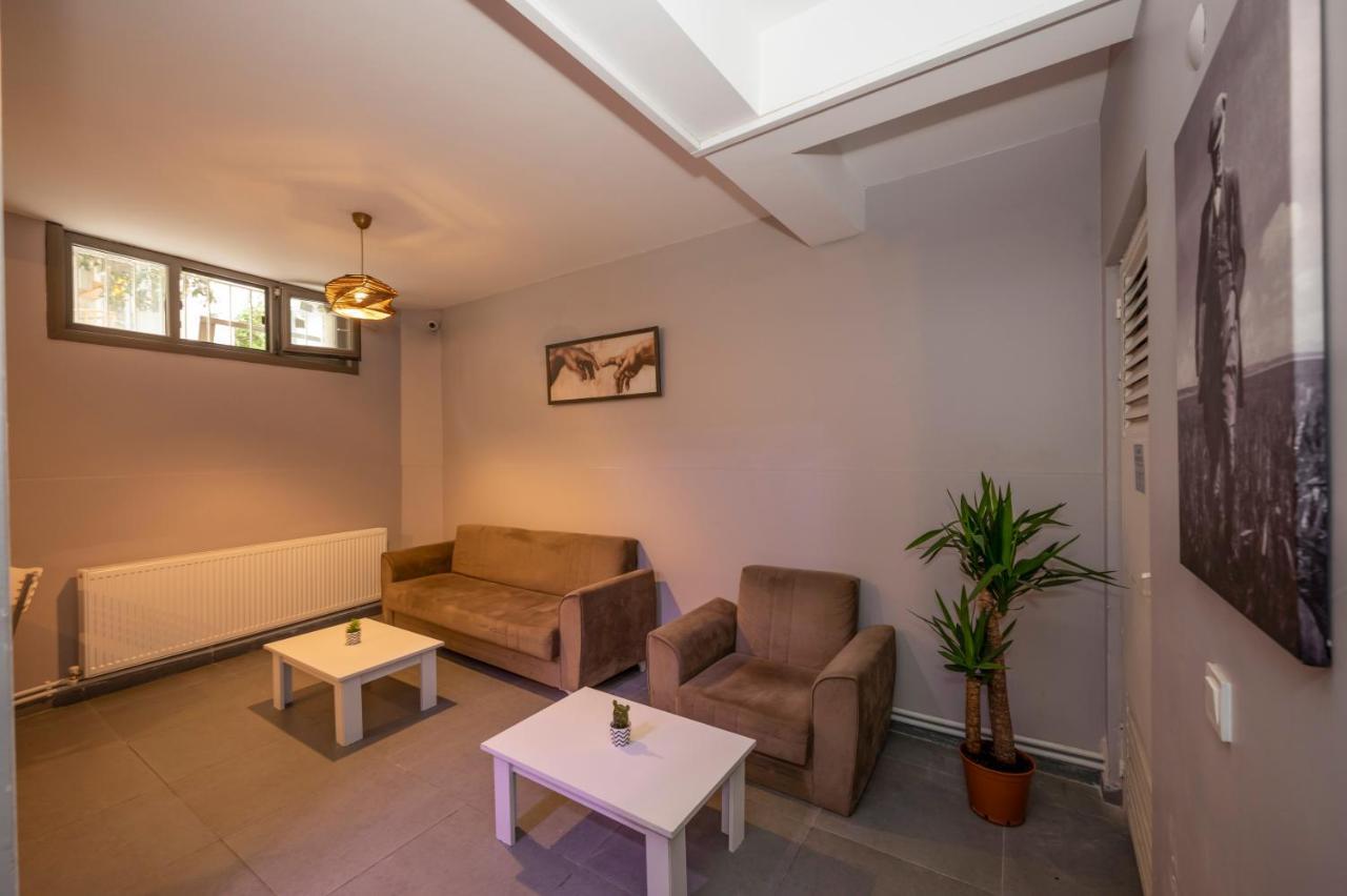 Taksim Square Hostel Istanbul Bagian luar foto
