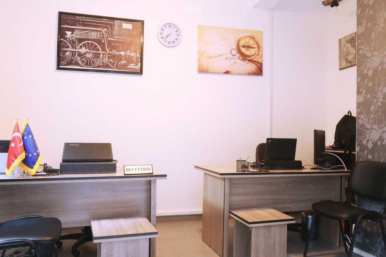 Taksim Square Hostel Istanbul Bagian luar foto